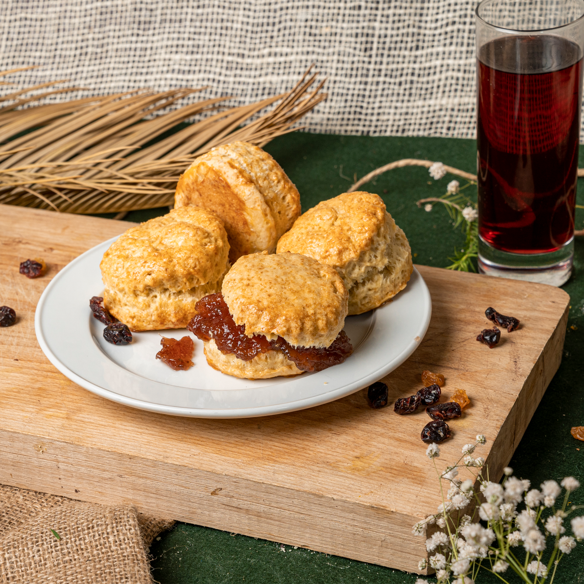 Cinnamon Raisin Tea Scones