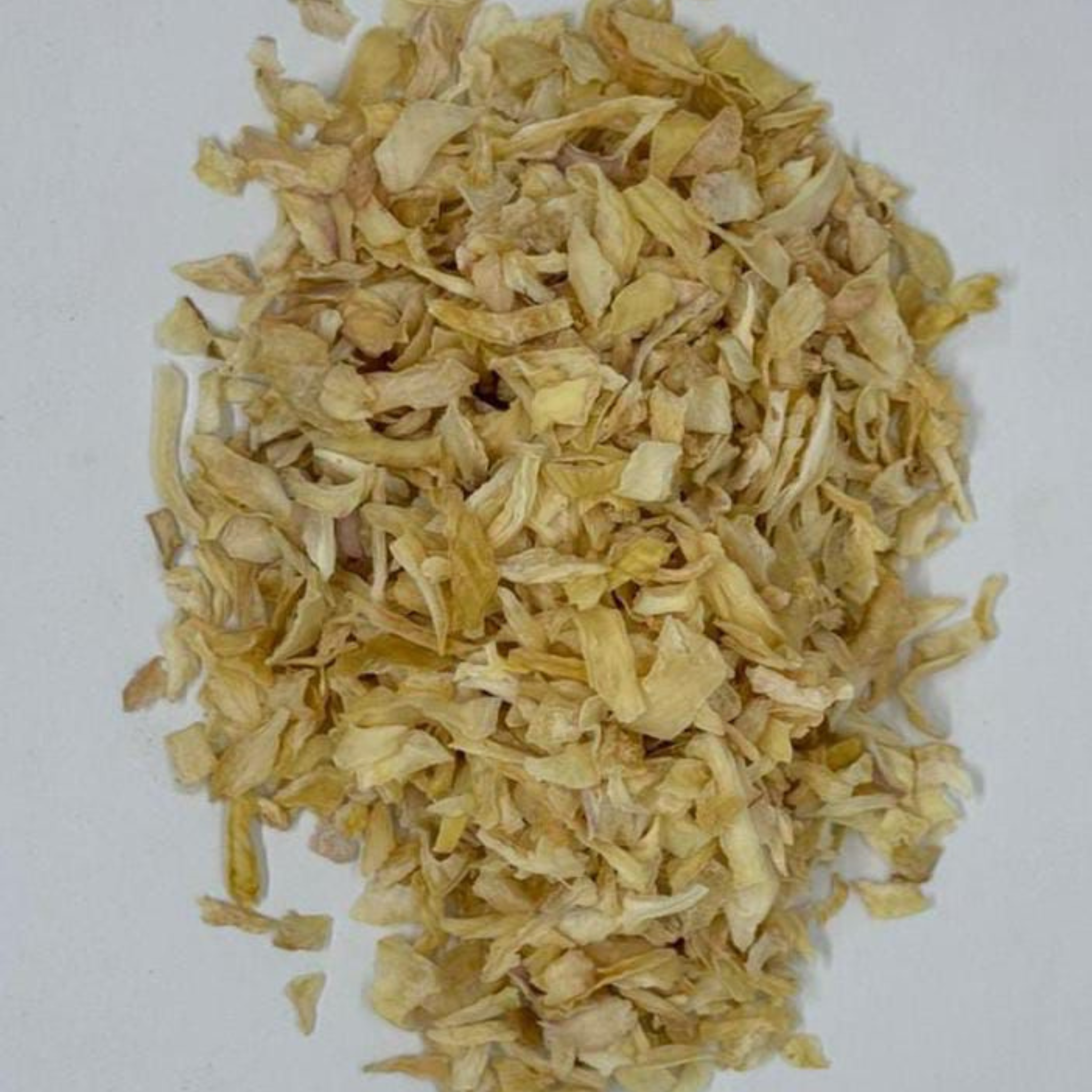 Elshobaki Dried Onion Slices in packaging.