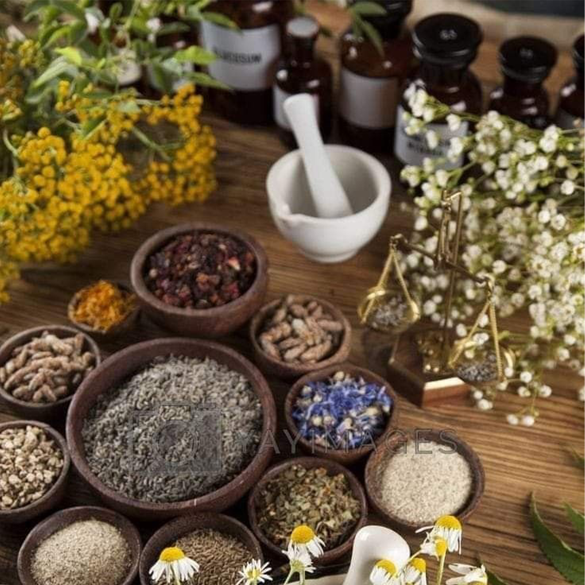 زيت بالو سانتو العطري