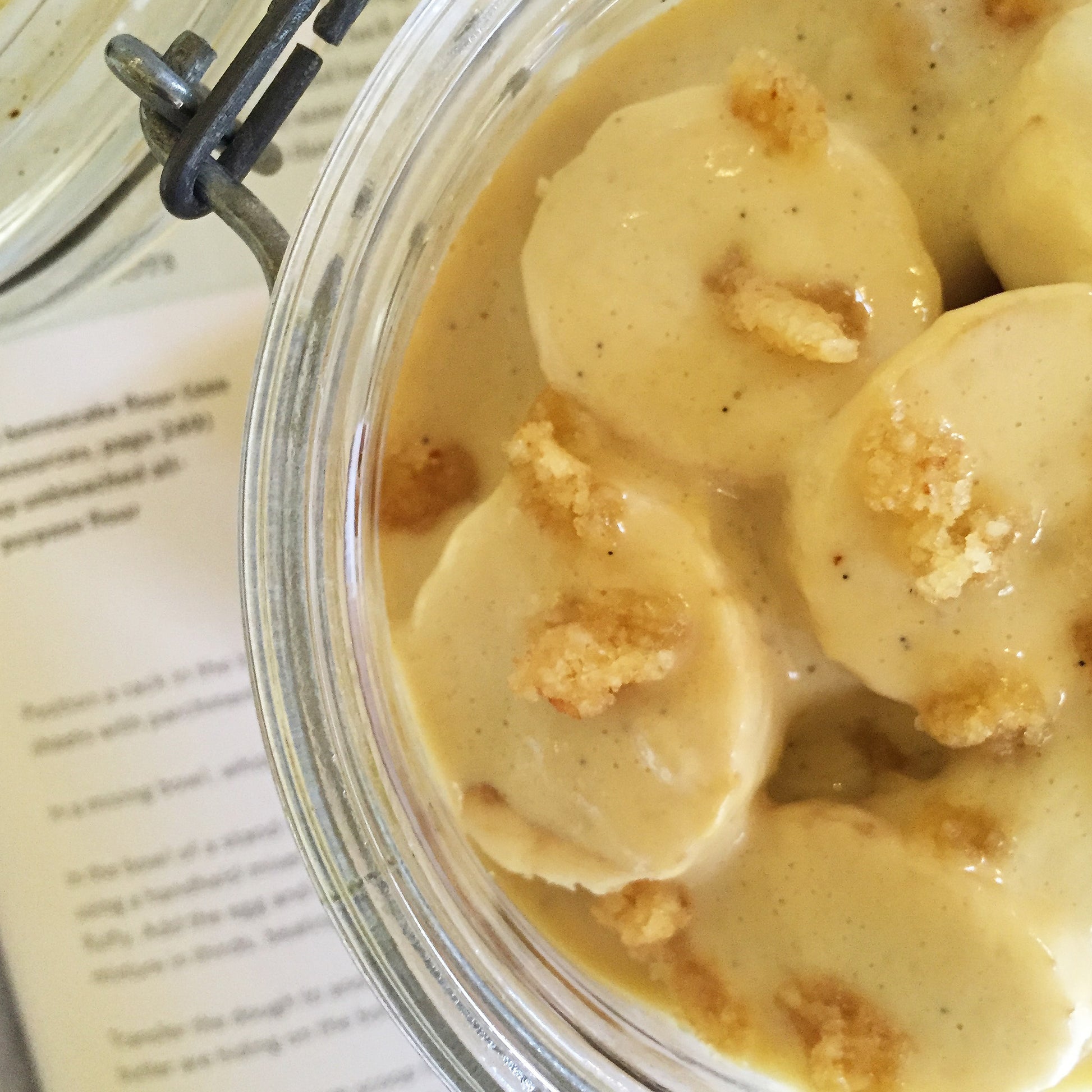 Banana with Almond Cookie Pieces by Be Good Today 175 g
