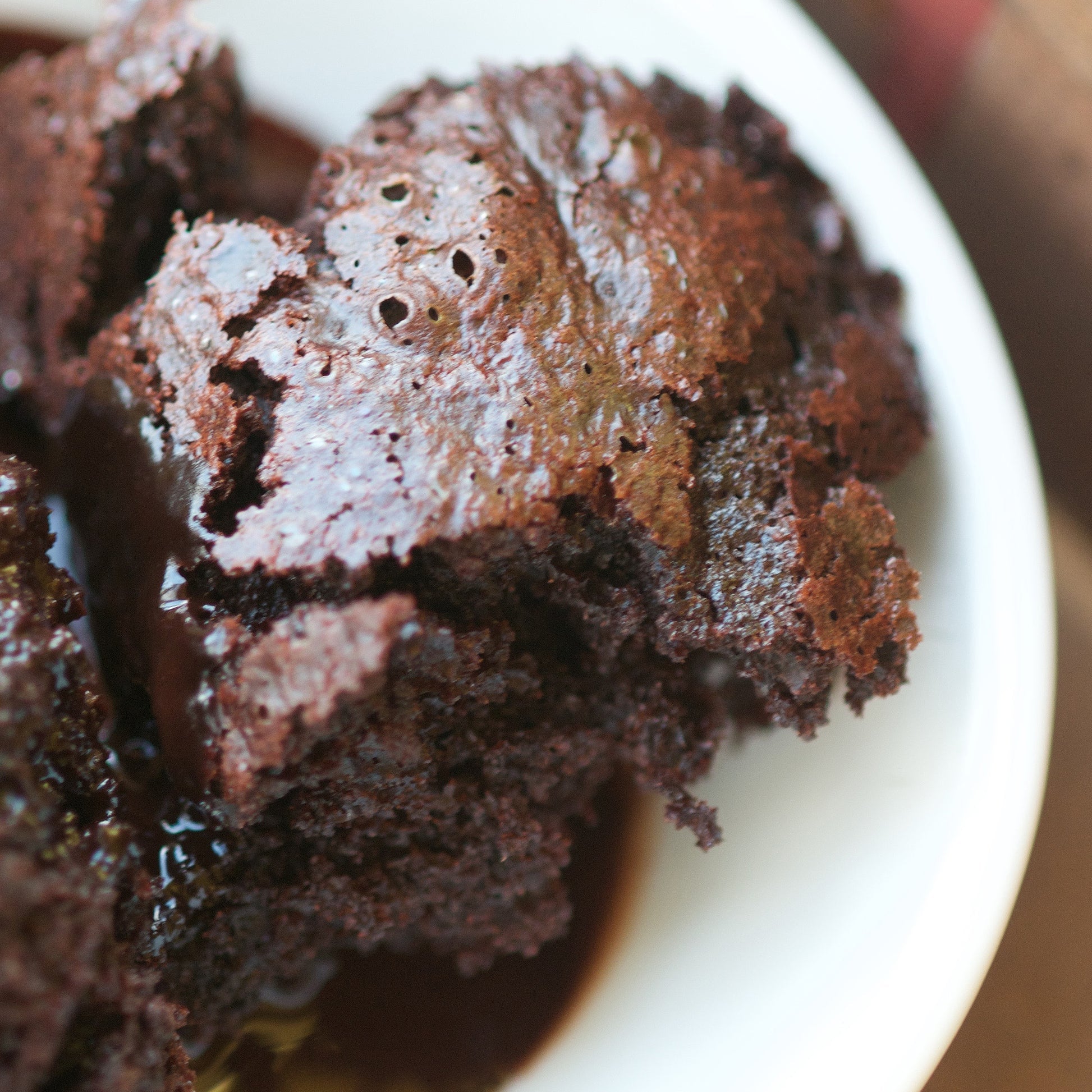 Chocolate Cake with Salted Caramel Chocolate Sauce by Be Good Today 175 g