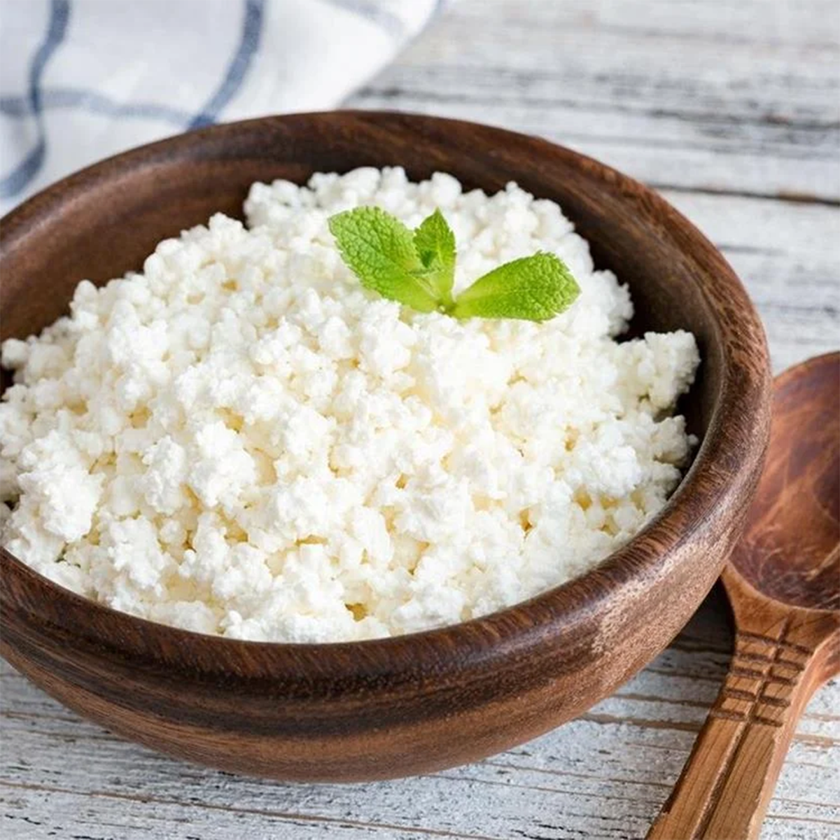 Fresh Tabi3y cottage cheese with a soft, creamy texture in a 500 g container for breakfast, snacks, and everyday recipes | جبنة قريش طازجة من طبيعي بقوام كريمي وطري في عبوة ٥٠٠ جرام مناسبة للإفطار والوجبات الخفيفة والوصفات اليومية