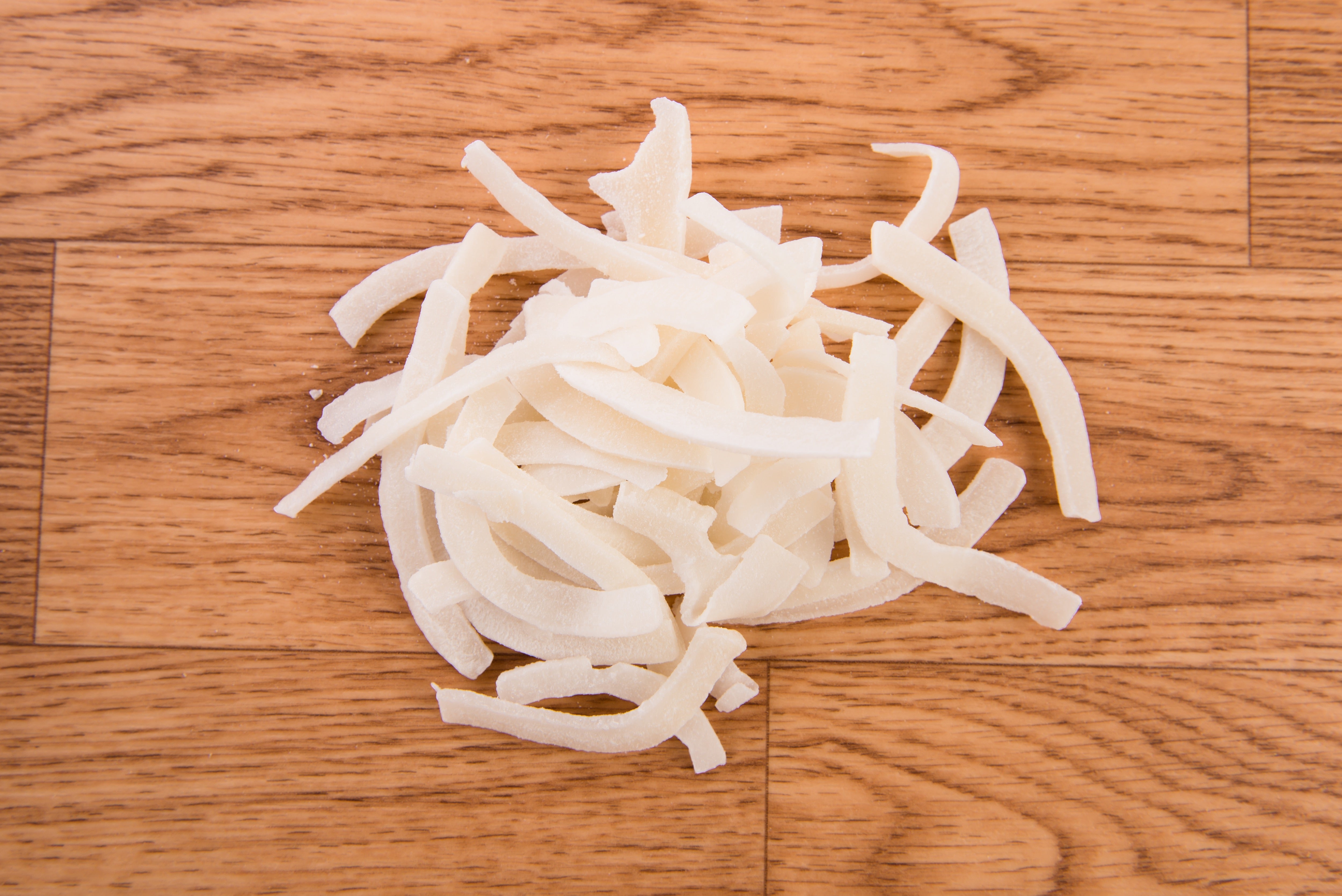 El Shobaki Coconut Slices 50g - Pure and Natural Dried Coconut Slices