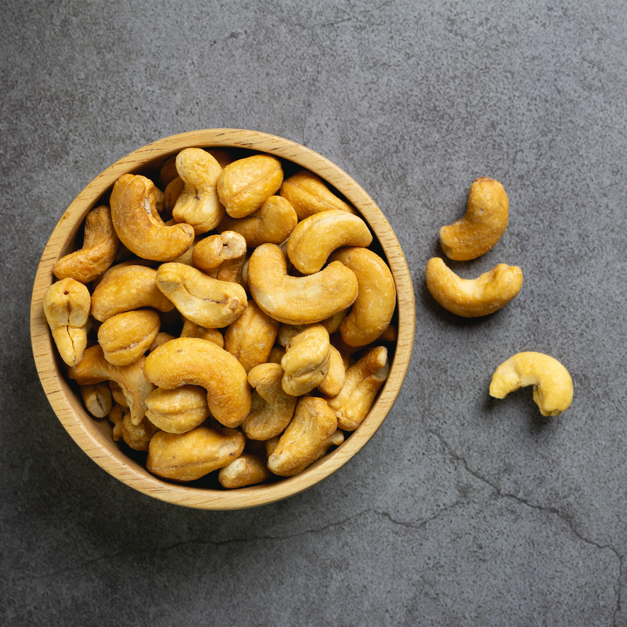 A pack of Elmeraki's premium, raw jumbo cashew nuts.
