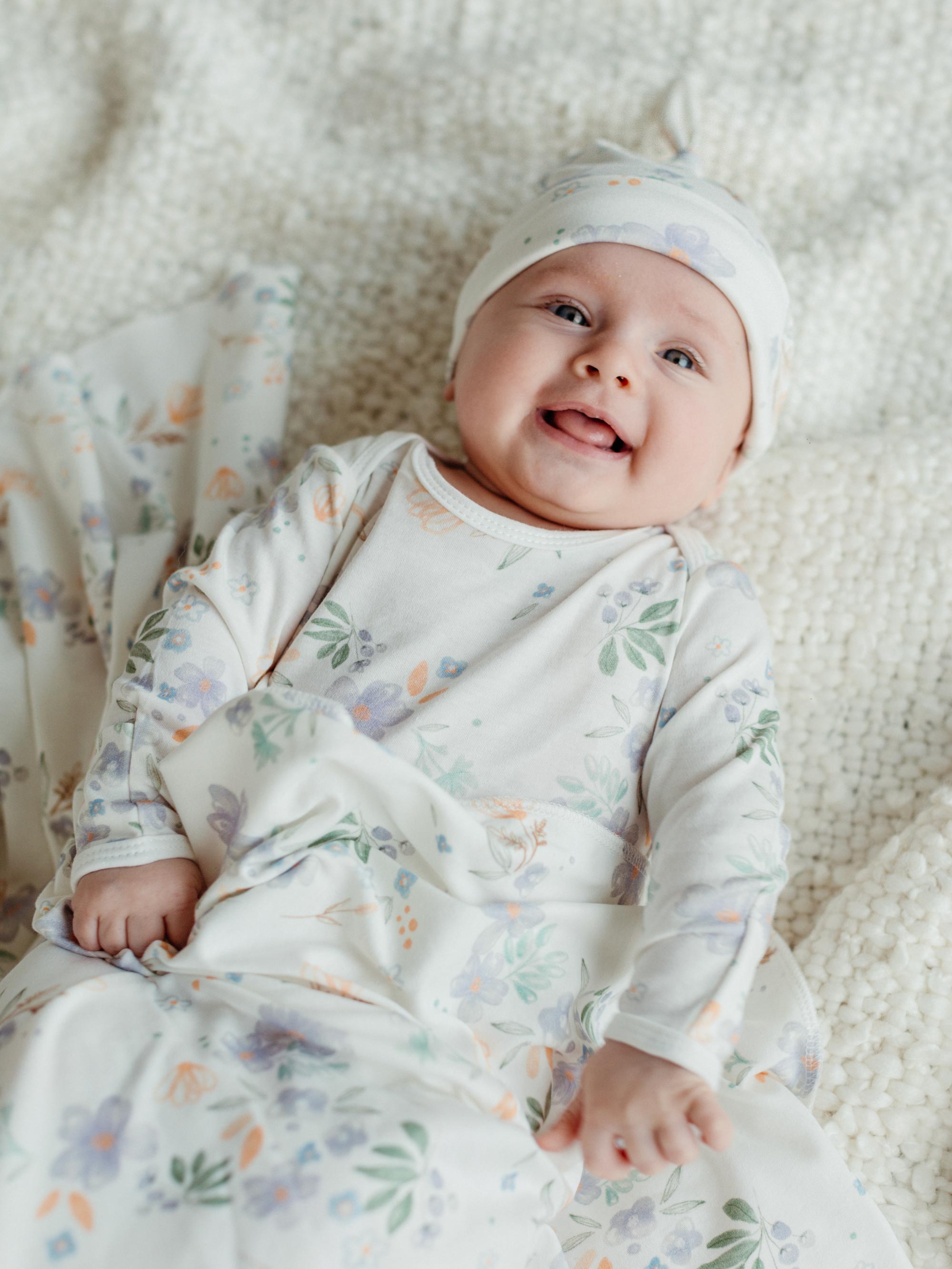 Under the Nile Knotted Gown and Beanie Set with Modern Daisy print for newborn babies.