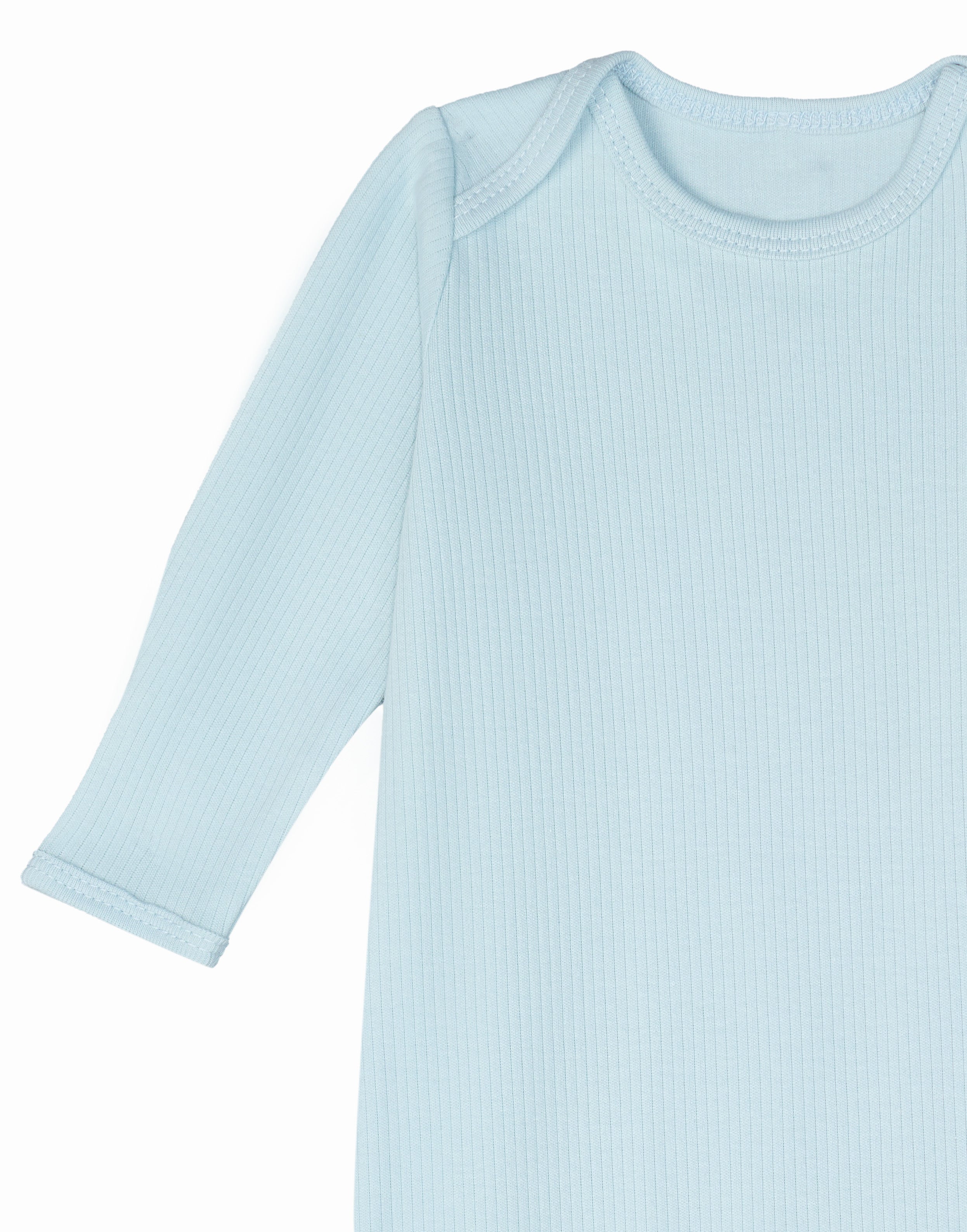 Under the Nile Pearl Blue Knotted Gown and Beanie Set for newborns.